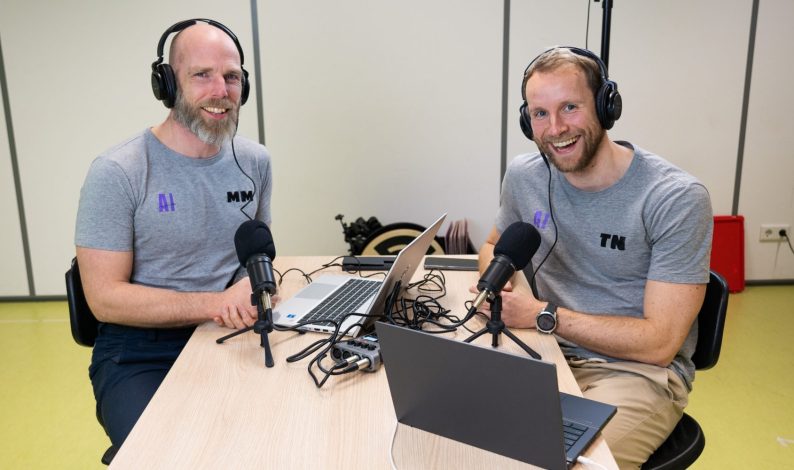 HAN-docenten Marcel Mutsaarts (l.) en Tom Naberink (r.)