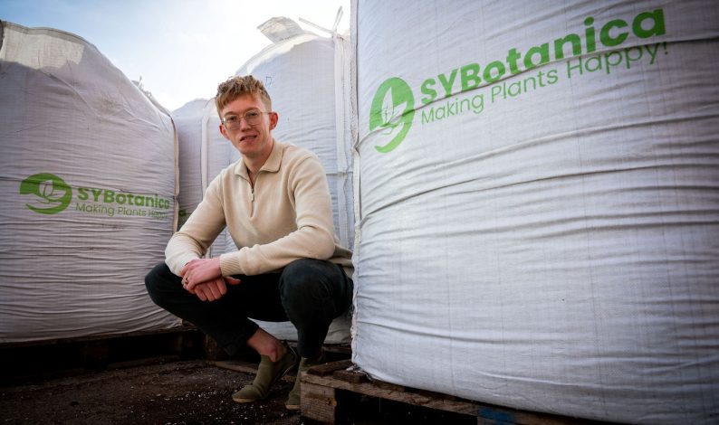 HAN-alumnus en ondernemer Sybren Bies, eigenaar van Sybotanica